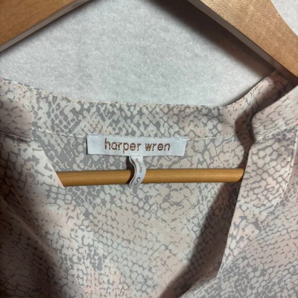 Harper Wren Shirt Women's Size Small White Gray Snake Print V-Neck Tunic Flowy - Picture 2 of 7